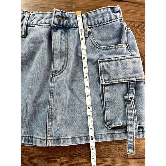 Juniors' Harper & Ivy Mini Light Wash Denim Cargo Skirt Sz Small - Picture 8 of 8
